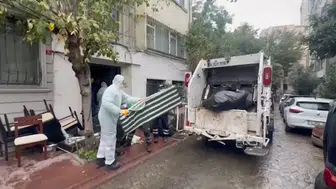 Beyoğlu’nda Kötü Kokuların Yayıldığı Çöp Evden Ne Kadar Atık Çıkarıldı?