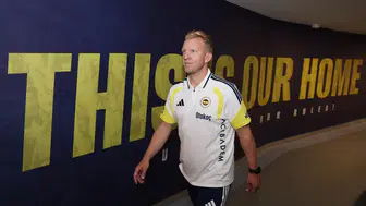 Dirk Kuyt Kimdir ve Fenerbahçe'deki Geçici Teknik Direktörlük Süreci Nasıldır ?
