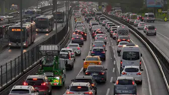 İstanbul'da 29 Ekim Trafiği Şehri Kilitledi