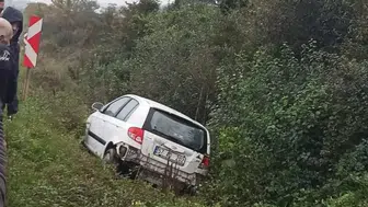 Sinop'ta Otomobil Şarampole Devrildi: Kazada Yaralılar Var