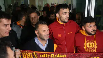 Galatasaray kafilesi Konya'da coşkuyla karşılandı