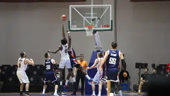Bordo Basketbol, Lider Bahçeşehir Koleji'ni Devirdi