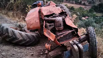 İzmir'de traktör devrildi: Sürücü hayatını kaybetti, eşi yaralandı