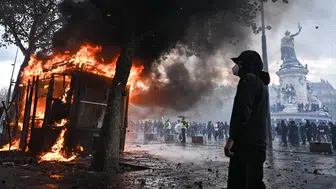 Fransa'daki Sarı Yelek Eylemlerinde 174 Kişi Tutuklandı