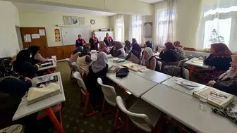 Afyonkarahisar'da Kadın Çiftçilere Zoonoz Hastalık Eğitimi