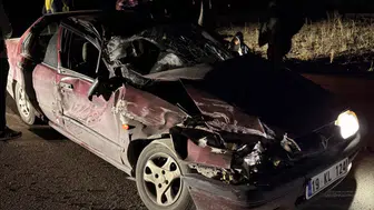 Çorum'da otomobil ile traktör çarpıştı