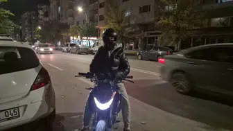 Eskişehir'de Trafikte Yol Verme Kavgası: Kadın Sürücü Motosikletlinin Üzerine Yürüdü