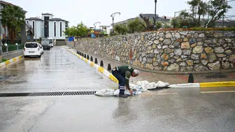 Kuşadası'nda Mazgallar Taşkınlara Karşı Temizlendi