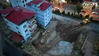 Kahramanmaraş'ta temel kazısında toprak kayması: Yıkılma riski nedeniyle 2 bina boşaltıldı