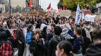Fransa'da Lise Öğrencilerinin Eğitim Eylemleri Devam Ediyor