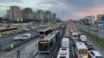 İstanbul'da Akşam Saatlerinde Trafik Yoğunluğu Yüzde 87'ye Ulaştı
