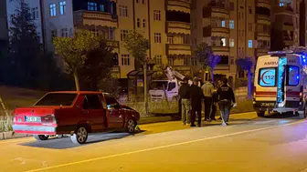 Sinop'ta kontrolden çıkan otomobil ağaca çarptı