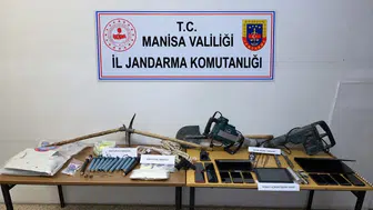 Manisa'da Kaçak Kazı Operasyonu: Sekiz Şüpheli Suçüstü Yakalandı
