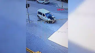 Adana'da yola yatan şüpheli dehşeti: Hafif ticari aracı böyle gasp etti