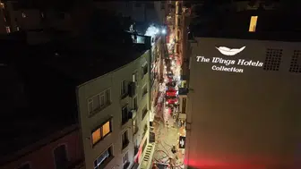 Beyoğlu'nda 6 katlı binada yangın!