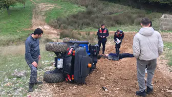 Balıkesir'de ATV devrildi: 2 kişi yaralandı