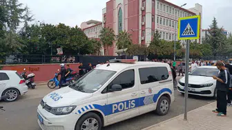 Adana'da Ortaokulda Şoke Eden Bıçaklı Kavga