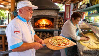 İsveç'ten Çorum'a dönüp köyde pizzacı dükkanı açtı