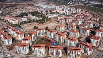 28 afet konutunun anahtarı hak sahiplerine teslim edildi
