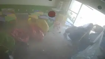 Brezilya'da dehşet anları: Tarım uçağı kreşe çakıldı