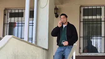 Sınav kapıları kapanınca öfkelendi! İHA muhabirine saldırdı