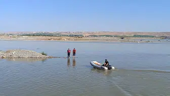 Serinlemek için çaya giren genç boğuldu