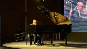 İtalyan piyanist Antonio Di Cristofano, Bursa'da konser verdi