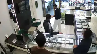 Esenyurt’ta kuyumcu saldırısının görüntüleri ortaya çıktı