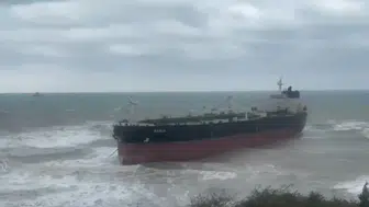Karadeniz'de Kısırkaya Açıklarında Karaya Oturan Dev Tanker Kurtarıldı