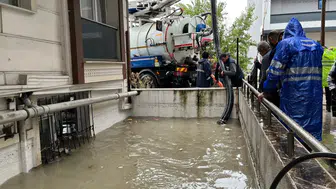 İstanbul'da sağanak sonrası Esenyurt'u sel vurdu: Hasar tespit çalışmaları başladı