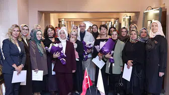 Üsküdar'da Sanat Dolu Buluşma: Çınar Resim Atölyeleri Sergisi Kapılarını Açtı