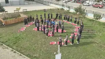 Bolu'da Cumhuriyet'in 103. Yılında Gökyüzü Uçurtmalarla Renklendi