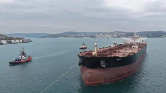 İHA Saldırısına Uğrayan Devasa Petrol Tankeri Boğaz'dan Geçti