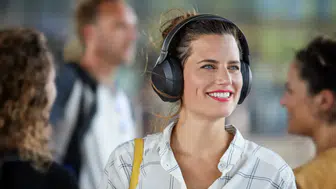 İngiltere'de Toplu Taşımada Kulaklıksız Müzik Dinleyene 100 Sterlin Cezası!