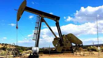 Rusya'nın Enerji Gelirlerinde Düşüş: Petrol Fiyat Artışları Çare Olmadı