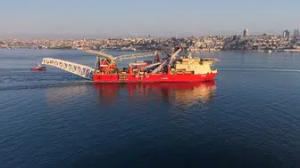 Dev Boru Döşeme Gemisi JSD6000 İstanbul Boğazı'ndan Geçti