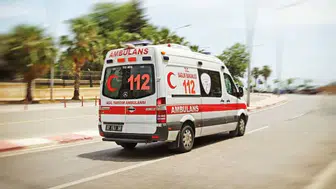 Küçükçekmece’de çarşafla pencereden inmeye çalışan iki çocuk yaralandı