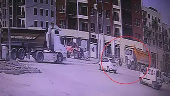 Hatay'da Kamyonun Kör Noktasına Giren Motosiklet Sürücüsü Feci Şekilde Can Verdi