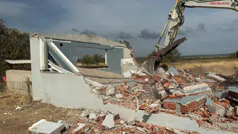 Çanakkale'de kaçak yapılaşmayla mücadele : Bayramiç'te 21 yapı yıkıldı !