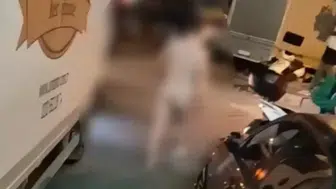 Sokakta çıplak dolaşan şahıs gözaltına alındı