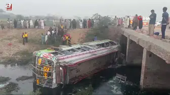 Pakistan'da Yolcu Otobüsü Şarampole Devrildi: 5 Ölü