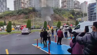 İstanbul Eyüpsultan'da Elektrikli Otomobil Yangını