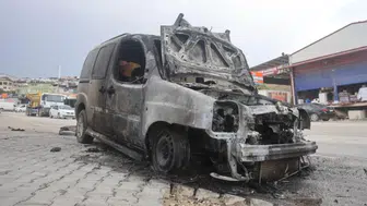 Hatay'da seyir halindeki araç alevlere teslim oldu : Fiat Doblo dakikalar içinde yandı