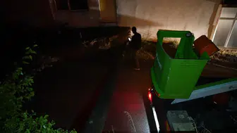Gümüşhane'de Devrilen Elektrik Direği Korku Yarattı