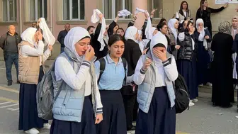 Azerbaycan'da Okullarda Başörtüsü Kısıtlaması Protestolara Yol Açtı