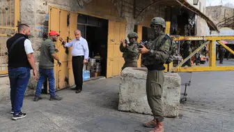 İsrailli Gaspçılar Batı Şeria'da Evlere Saldırıp Araç Ateşe Verdi