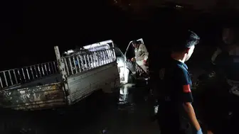 Defne'de Asi Nehri’ne düşen araçtaki 2 kişi yaralandı