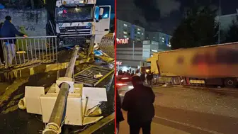 Arnavutköy'de kontrolden çıkan tır otobüs durağına daldı