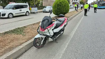 Adıyaman'da yolun karşısına geçen yayaya çarpan motosiklet devrildi