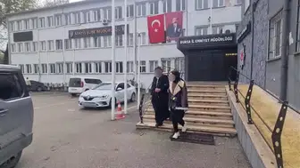 Mersin Aydıncık'ta sağanak yağış sonrası deniz kahverengiye büründü